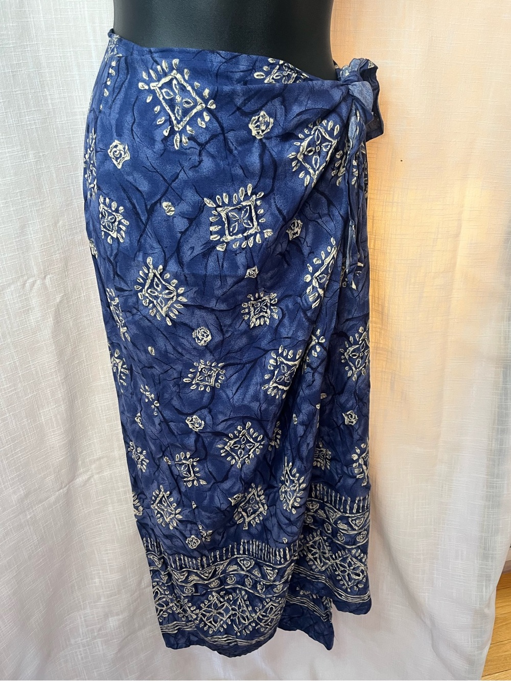 Express Navy Blue White Printed Tie-Waist rayon skirt or Swim Sarong size M